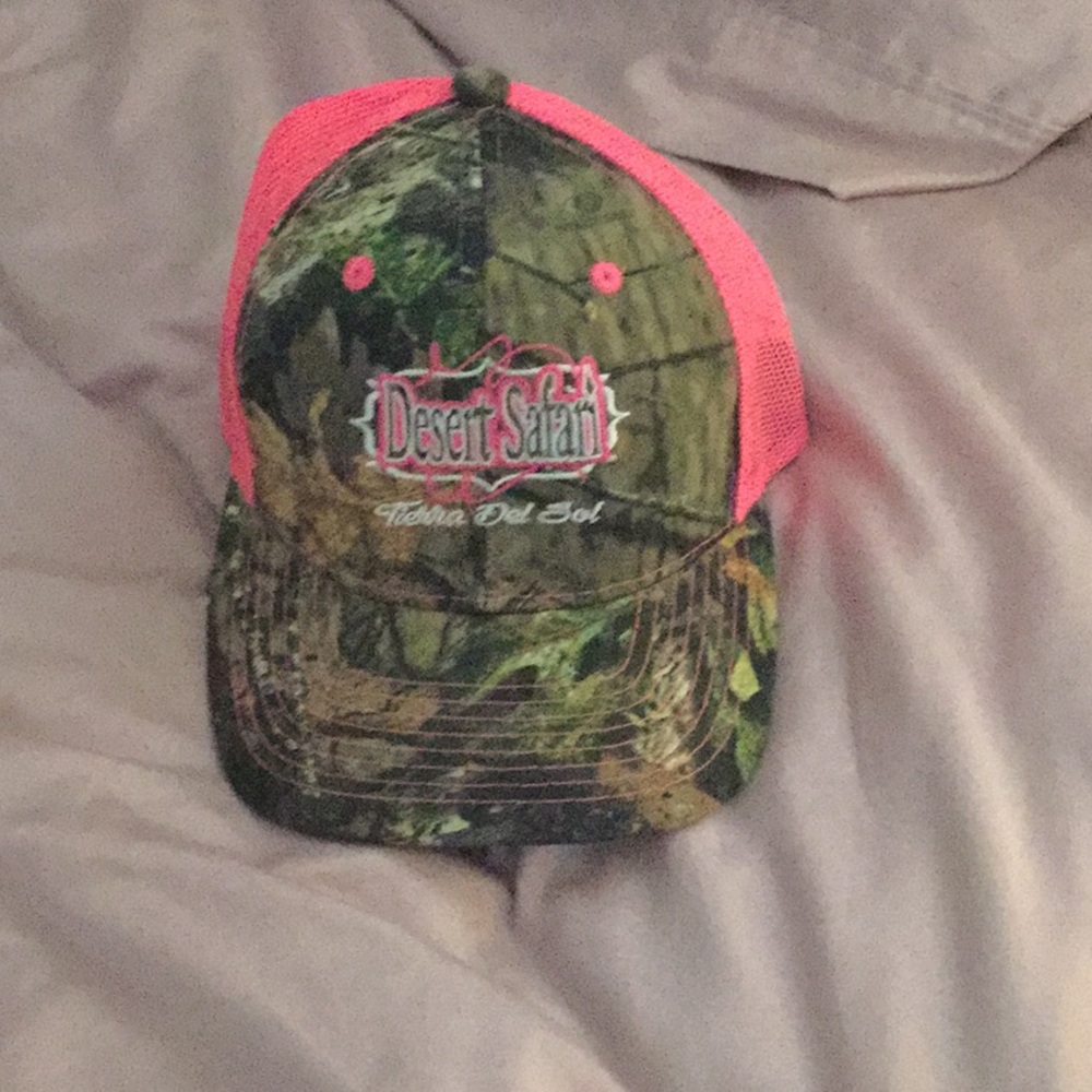Pink and camo terra del sol hat